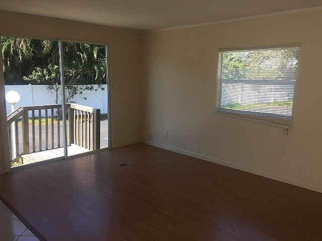 2nd image of 16 Lisa Ln #16-LI