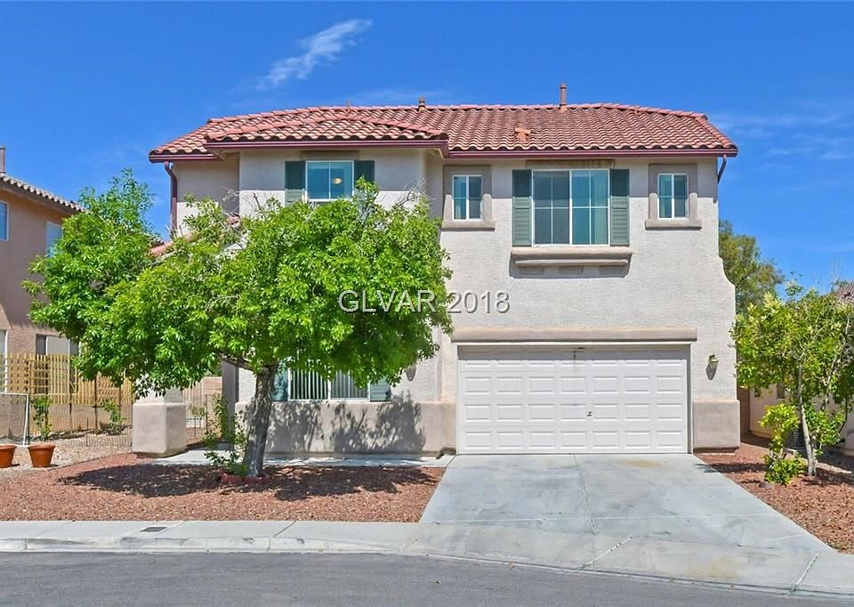 Very nice 2 story  home in popular Monaco. Original owners used as a vacation home several times a year sogently used.