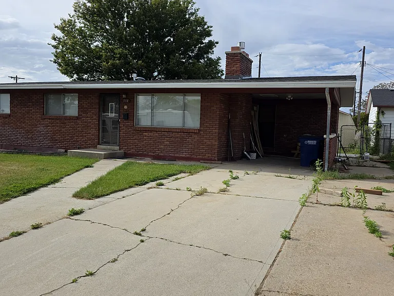 334 W 985 N — Photo 3