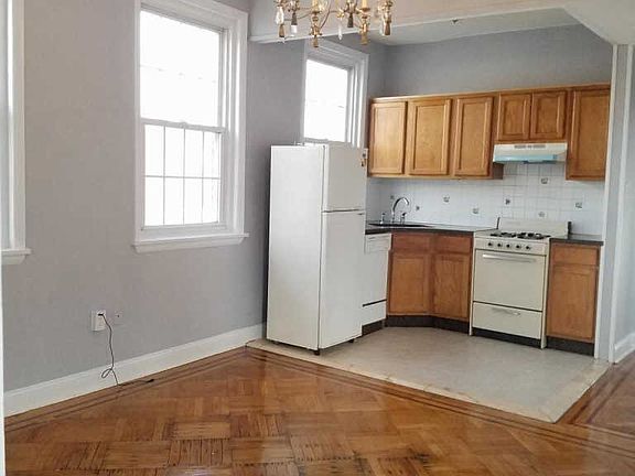 2nd image of 1732 W Passyunk Ave Floor 2