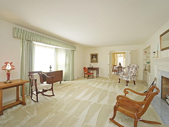3rd image of 1710 Schirm Dr
