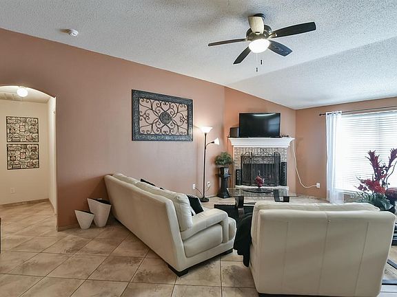 4th image of 1602 Sanibel Ln