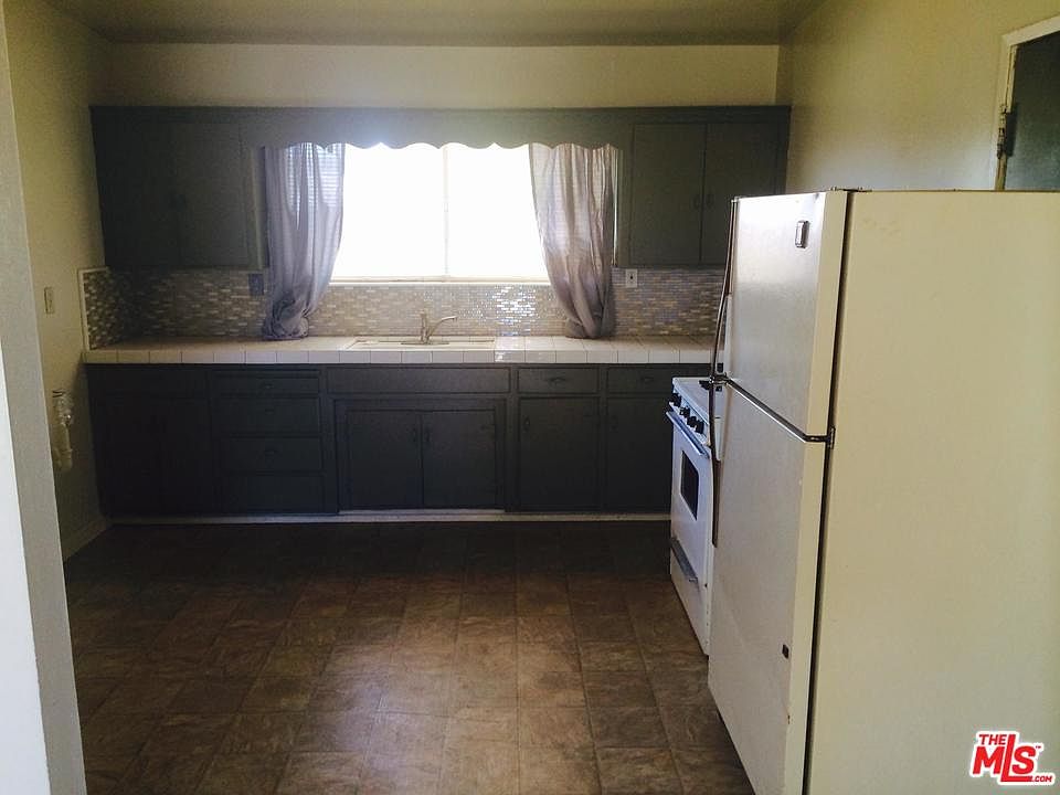 1st image of 1120 Wisteria Ave #A-b