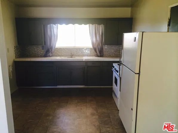 1120 Wisteria Ave #A-b, Barstow, CA 92311