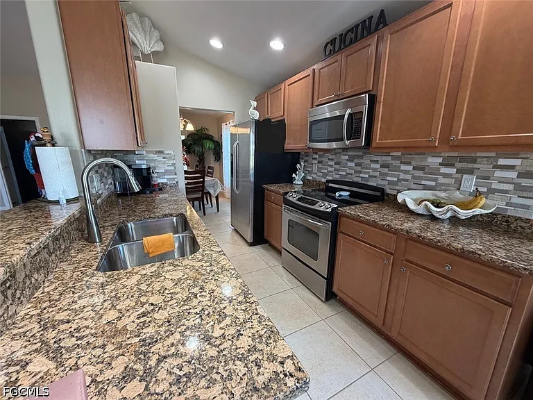 2609 Clairfont Ct — Photo 12