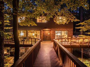 6423 Lakeview Dr, Falls Church, VA 22041