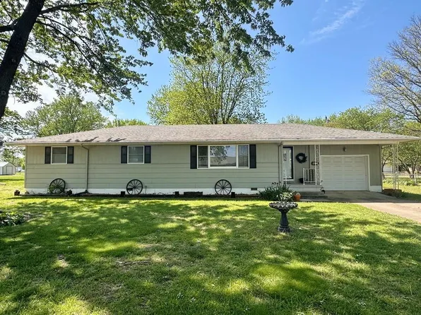 1704 S Witt Dr, El Dorado Springs, MO 64744