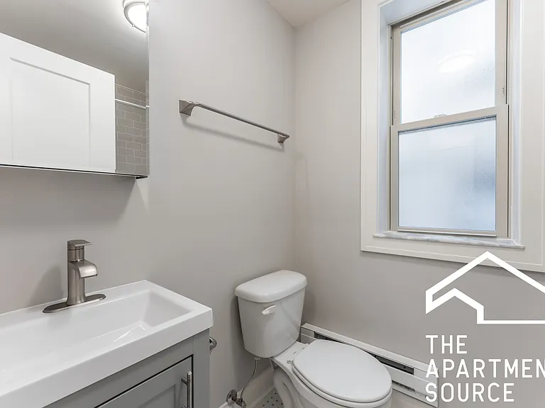 640 W Wrightwood Ave #301 — Photo 4