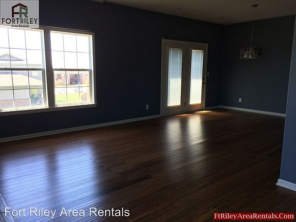 3rd image of 1803 Lydia Ln