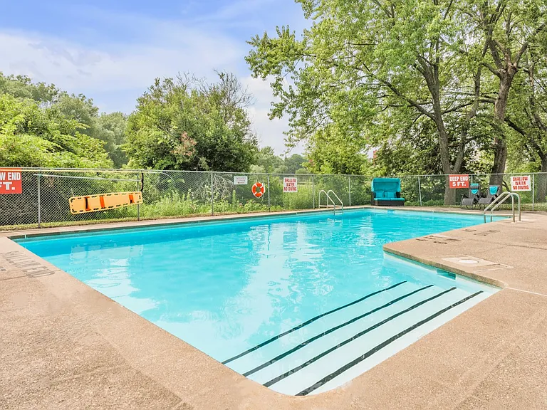 810 Castell Rd — Photo 21