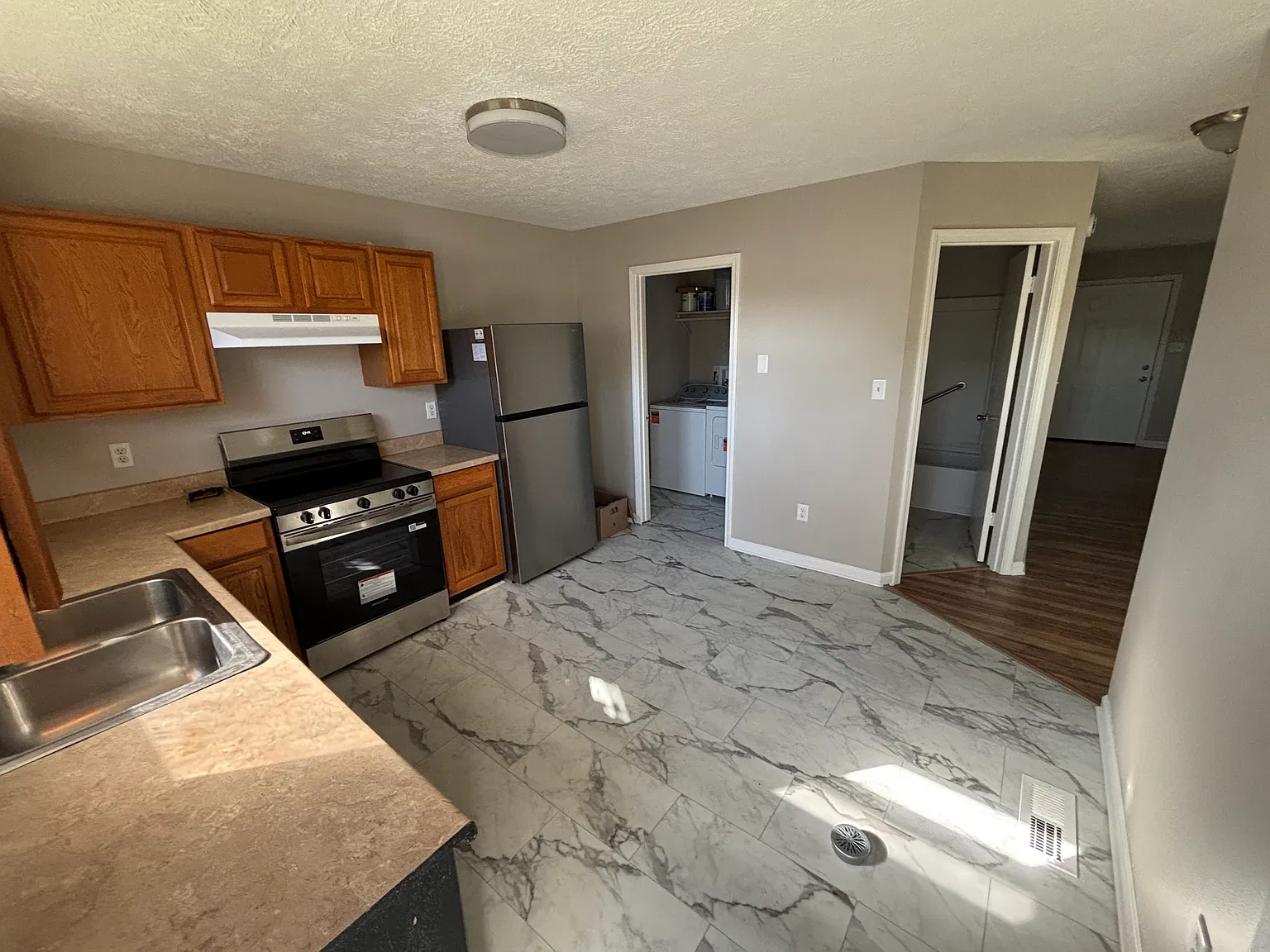 2 bed, 800 sqft, $1,200 — Photo 1