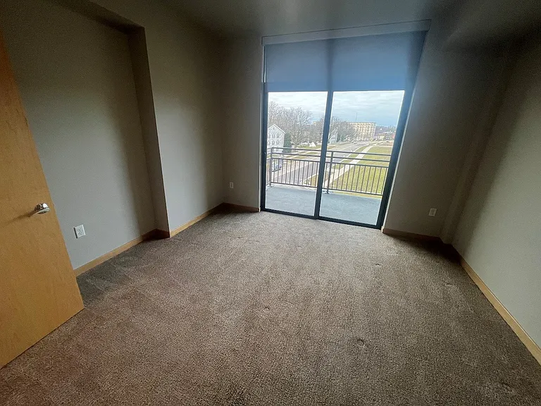 Venture Luxury High Rise — Photo 91