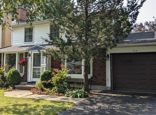 2391 Ogilvie Rd, Ottawa, ON K1J7N4
