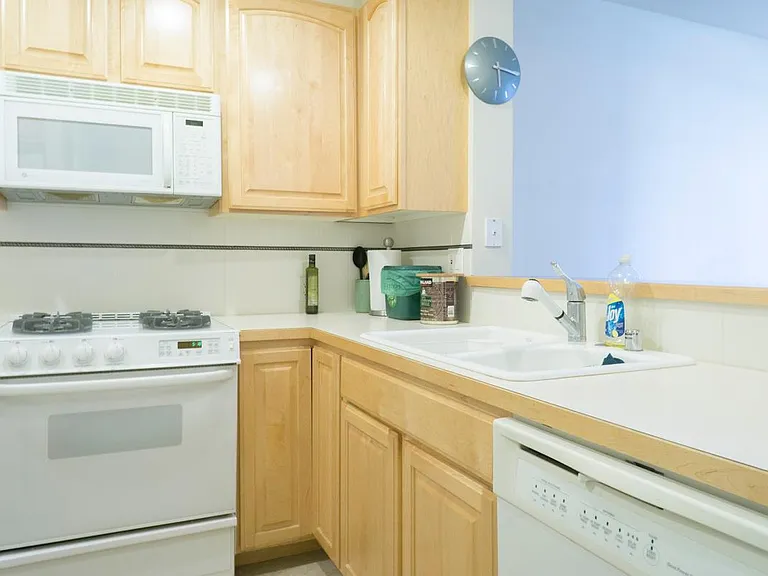 2801 1st Ave #503 — Photo 15