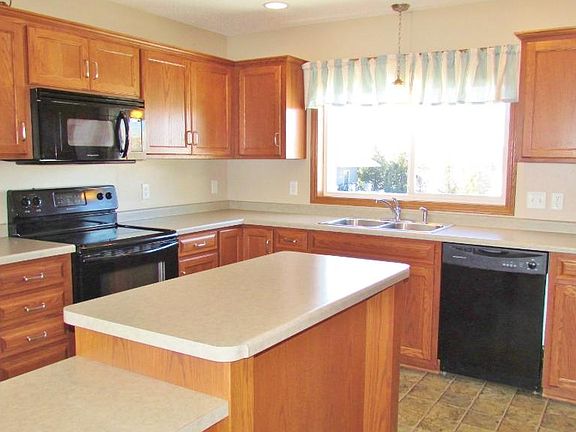 5th image of 1230 Parkview Ct