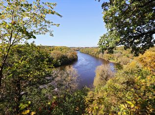 1602 Mississippi River Blvd S, Saint Paul, MN 55116