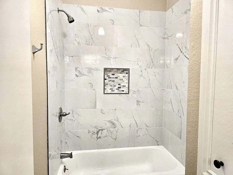 16635 Neumann Dr — Photo 10