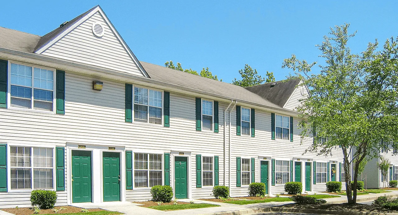 Dominion Pines Apartments — Photo 4