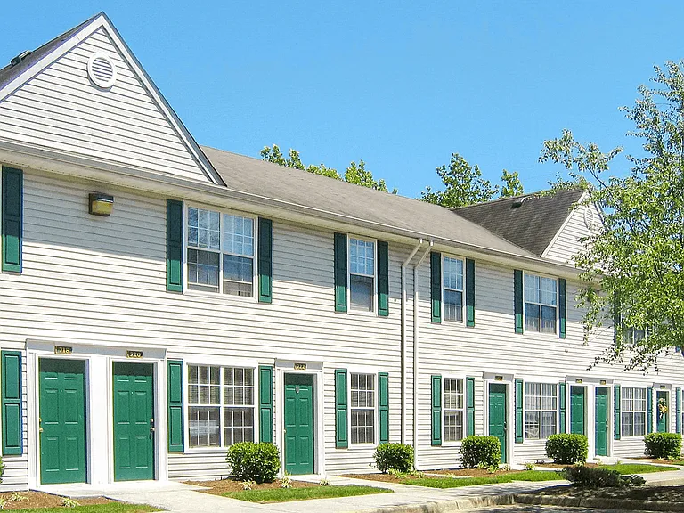 Dominion Pines Apartments — Photo 4