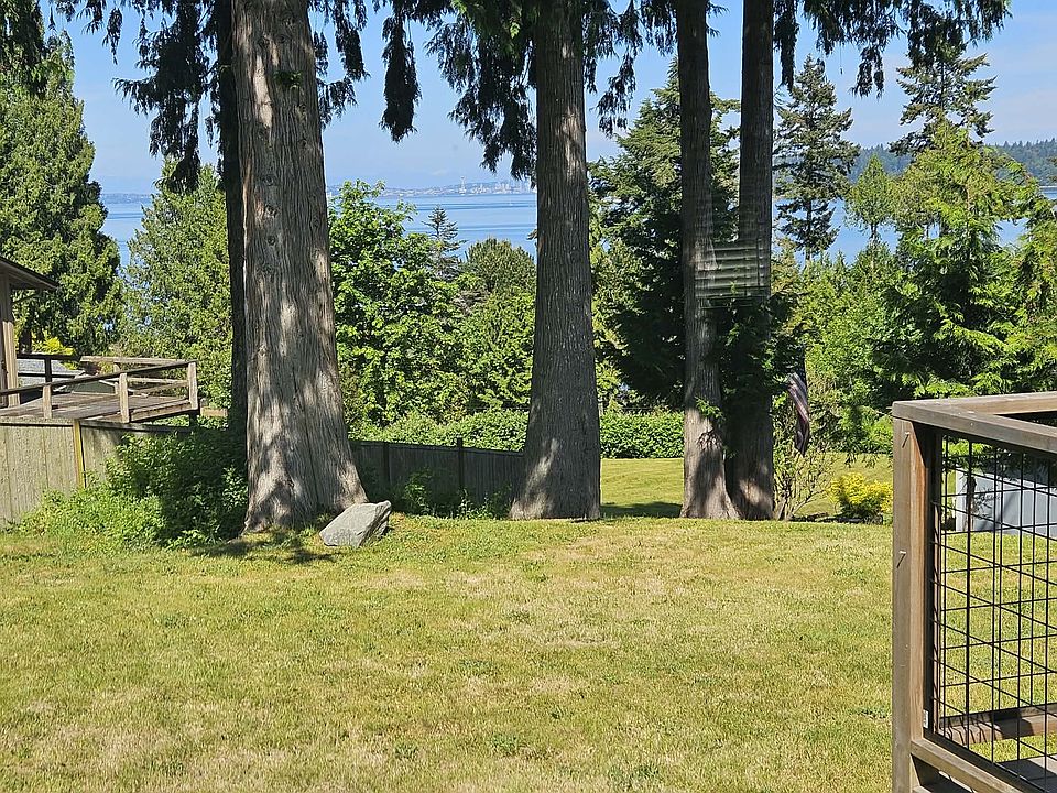 1st image of 2422 McGregor Dr SE