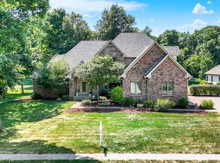 1344 S Fox Paw Dr, New Palestine, IN 46163