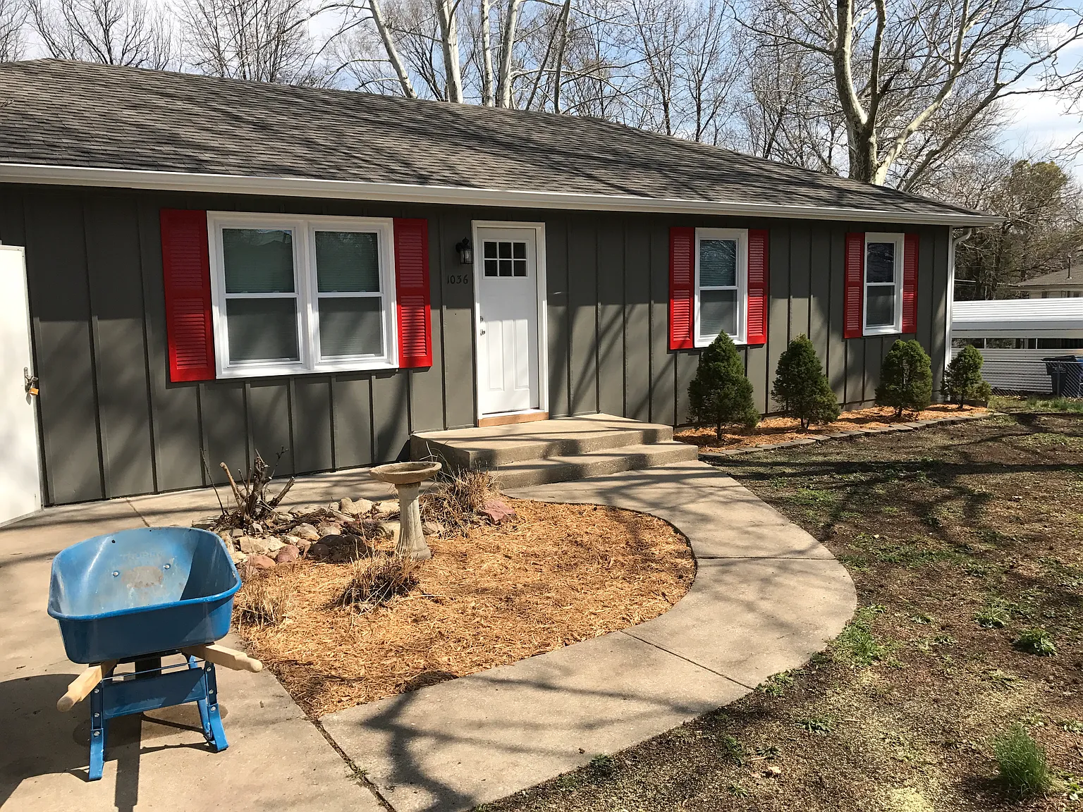 3 bed, 1.5 bath, 1100 sqft, $1,550 — Photo 1