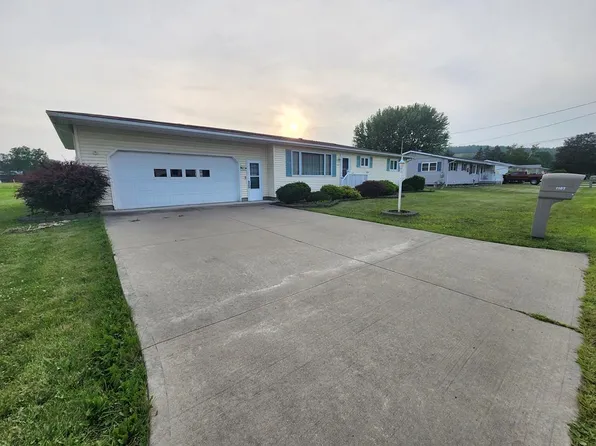 1107 Country Ln, Pine City, NY 14871