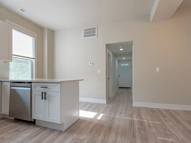 2837 W Lexington St #2R — Photo 10