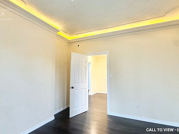 5th image of 301 Bay St N #1-2