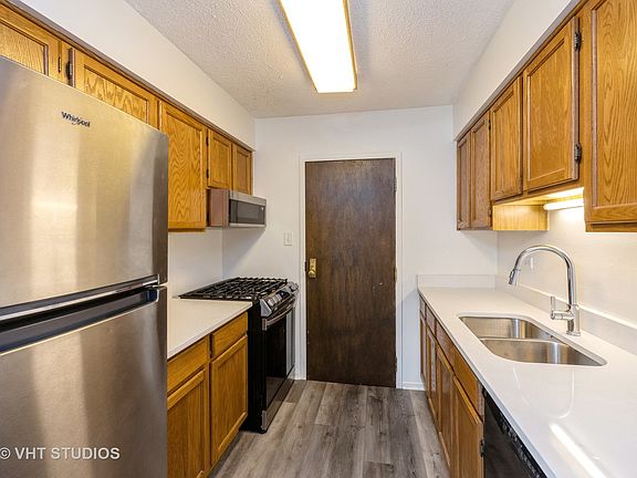 5th image of 1110 64th St Unit 10