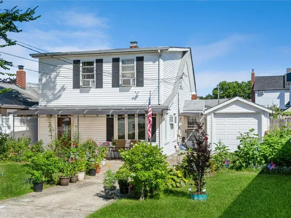 40 85th Avenue, Floral Park, NY 11001