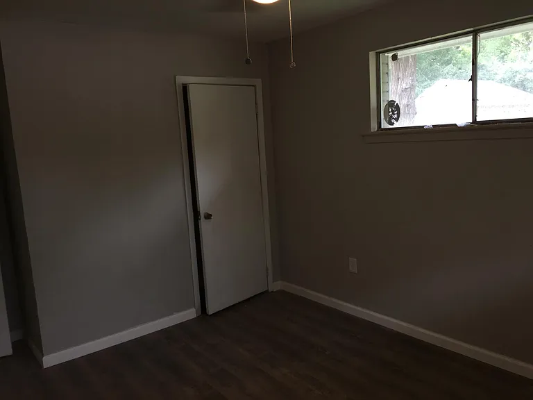 2909 Wilson St — Photo 7