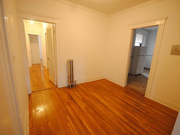 5th image of 103 Longwood Ave #2B
