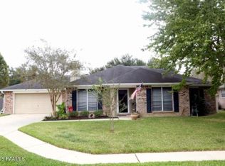303 Bull Run Cir, Broussard, LA 70518