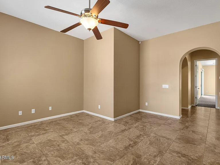 2403 E Robb Ln — Photo 30