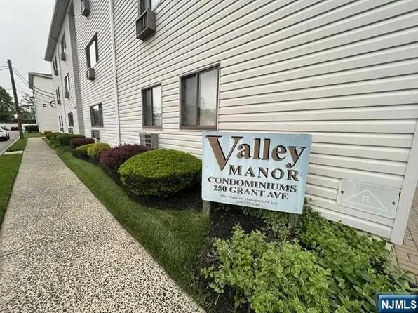 250 Grant Ave APT C27, Lyndhurst, NJ 07071