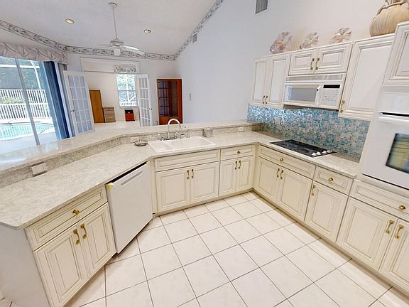 5th image of 8507 Aryshire Court