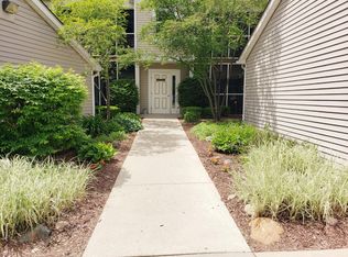 1542 Oakfield Dr, Ann Arbor, MI 48108