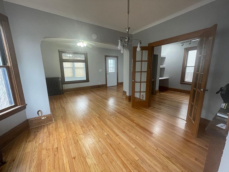1st image of 1032 Desoto St