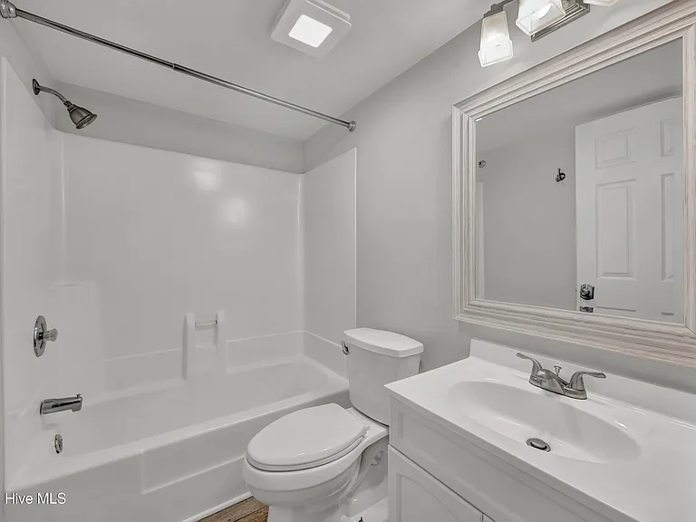 4403 Holly Tree Rd — Photo 24