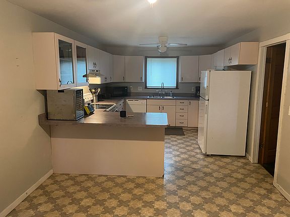 3rd image of 1078 Hamilton Rd