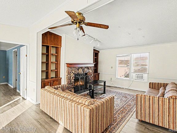 4th image of 4038 Catlin Rd