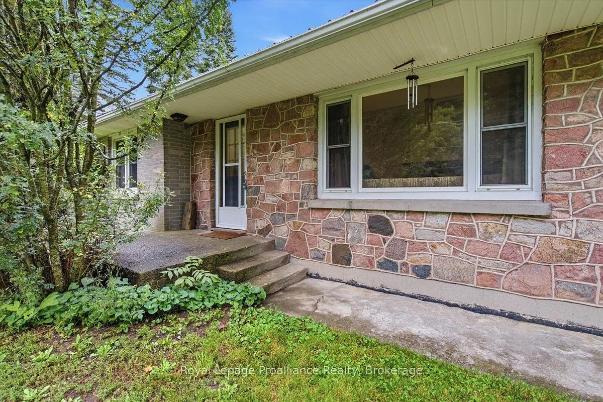3 bed, $2,800 — Photo 2