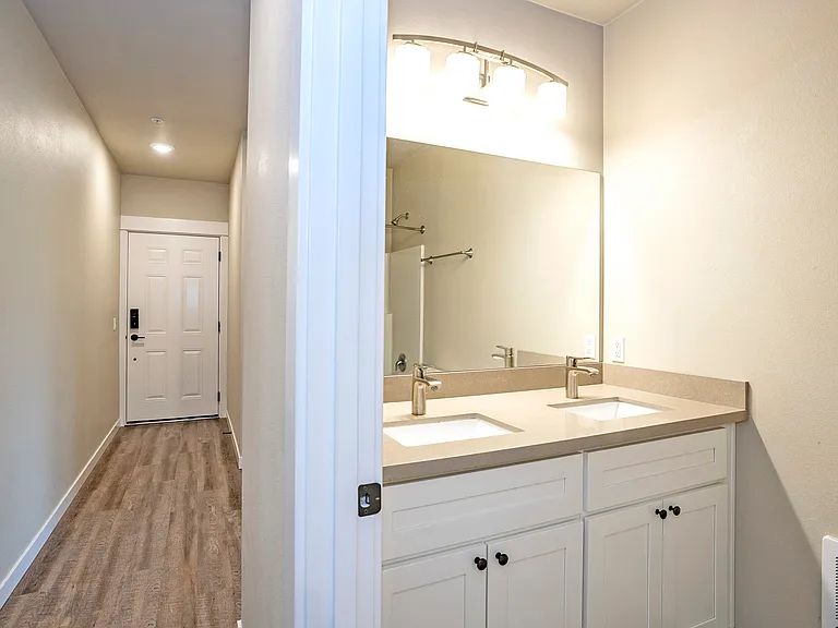 627 N Fife St — Photo 20