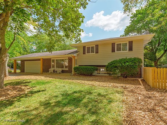 2nd image of 3S301 Juniper Ln