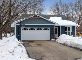 1808 Granite Dr, Shakopee, MN 55379