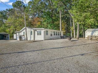 7066 White Swan Ln, Red Bud, IL 62278