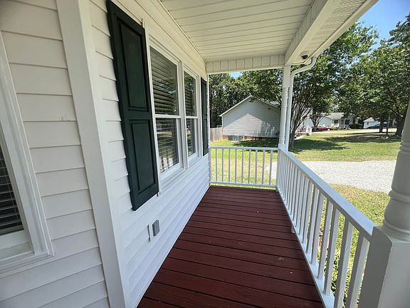 2nd image of 500 Chinaberry Ln