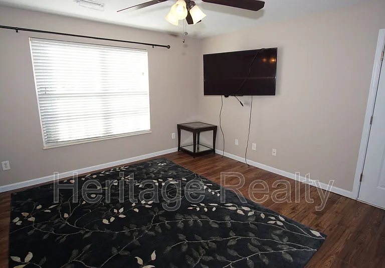 4820 Poplar Crest Way — Photo 4