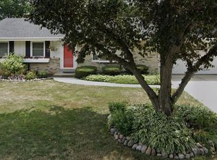 N86W15827 Riverside Bluff Rd, Menomonee Falls, WI 53051